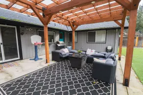 4BR-Fun-Festive-House - Image 3