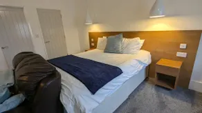 Captivating 1-Bed apartment Merthyr Tydfil - - Image 2