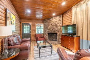 Newly renovated cozy cabin w/ high speed internet - Image 4