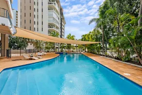 Sweeping Harbourfront Views atop Tropical Resort - Image 5