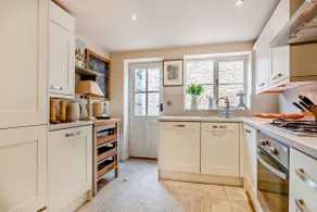 Cotswold Cottage Guest House - Image 2