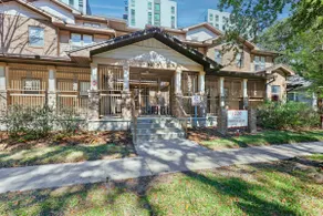 One Block to UF Campus! 1bed 1bath - Image 3