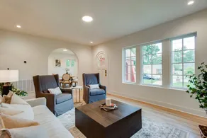 Lux West Nash Tudor 4mi to DT Sleeps 9 - Image 3