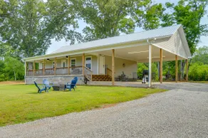 Lake Guntersville Vacation Rental w/ Fire Pit - Image 3