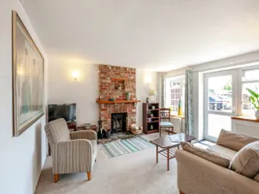 Cottage with garden | River view - Image 2