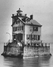 Lakeview Beach Bungalow Lighthouse/Harbor - Image 2