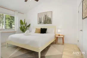Stylish Austin Retreat w/ Luxurious King Bed + W/D - Image 3