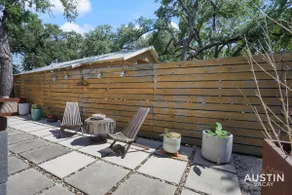 Stylish Austin Retreat w/ Luxurious King Bed + W/D - Image 4