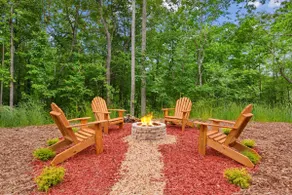 Amazing Mtn Retreat, 3 miles to Downtown w/Hot tub - Image 5