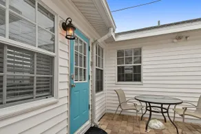 Beachside Courtyard Retreat 15A Steps to Beach | B - Image 3