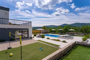 Villa Begovina mit privatem beheiztem Pool, Whirlpool, 4 Schlafzimmern - Image 2