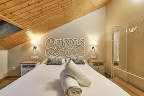 Marble townhouse with txoko and wifi - Image 3