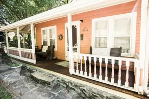 Historic Mimosa Cottage/Hot Tub - Image 3