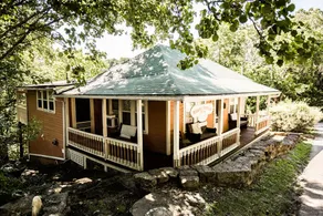 Historic Mimosa Cottage/Hot Tub - Image 2