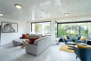 Lakeside house - Image 2