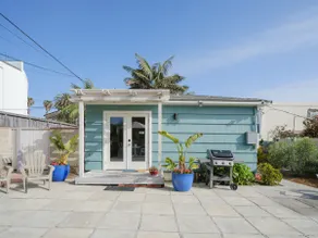 Oceanfront Lot, Studio w/ Large, Sunny Patio - Image 2