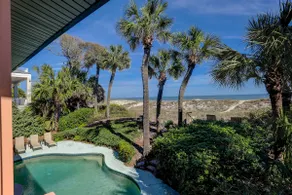 HAVSFRONT! 4 soveværelser 3 bad Hjem med smuk privat pool lige på stranden! - Image 2