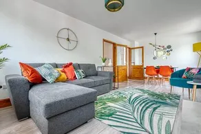 Abbey Court - 2 Bedroom Apartment, Parking, JLR, CVT - Coventry Accommodation LTD - Image 3