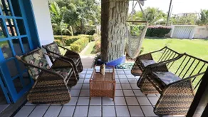 House with 3 en-suites, pool, 100 meters from the beach - Image 2