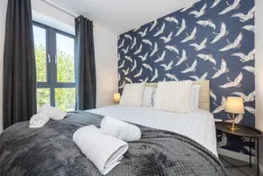 5Bedroom Townhouse 15mins to City w Free Parking - Image 4
