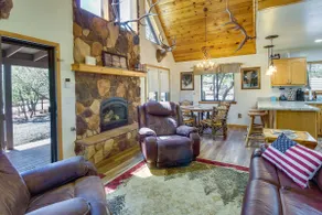 2 Mi to Show Low Lake: Scenic Cabin w/ Balcony - Image 5