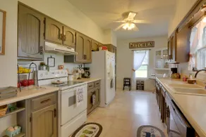 Pet-Friendly Home: Patio & Yard in Sheldon - Image 3