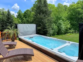 WM Power pool, hot tub, ice rink, 1 mile to skiing - Image 4