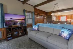 ”Bigfoot Bungalow”: Dogs welcome, deck, King bed! - Image 3