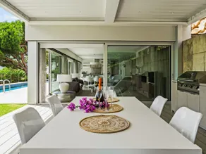 Designer villa with view and pool - Image 4