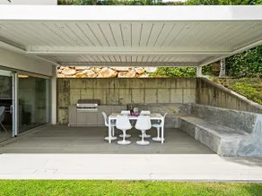 Designer villa with view and pool - Image 3