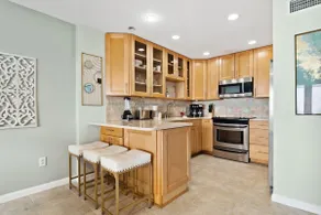 Emerald Shores 2–Steps to Beach–Sleeps 4 - Image 4
