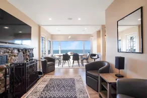 Coastal Retreat: Waterfront, Deck, Awesome Views - Image 2