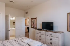 Urban Hideaway - Vista Cay - Image 4