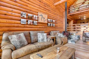 Magical Metamora Cottage w/ Fire Pit, Pond, Deck! - Image 5