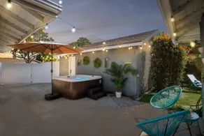 Trendy Getaway | Hot Tub | 20 mins to Disney - Image 2