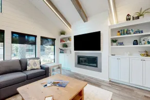 Modern home in a prime location in the Town of Dew - Image 3