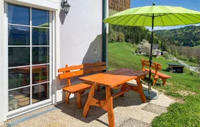 Vacation home with sauna - Image 2