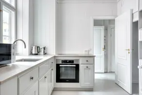 Elegant Apartment Living in the Heart of the City - Image 4