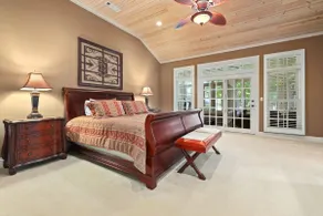 Shoreline Cottage - Direct Lake Access - Image 5