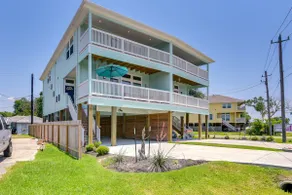 La Porte Home w/ Balconies: Walk to Beach! - Image 3