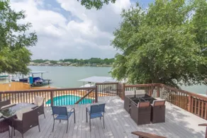 Luxury on Lake Granbury w/ Pool, Hot tub and Games - Image 4