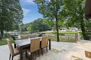 King Suite, Kayaks, Lake, Luxury Magazine Featured - Image 2