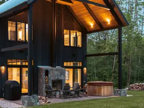 Exquisite Rustic Modern Ski Haus| Bike Park Access - Image 2