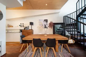 Loft Living Close to the MCG - Image 3