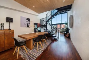 Loft Living Close to the MCG - Image 4