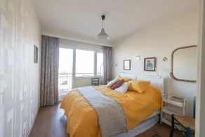 Seaview Apartment on the Beach - Free Parking - Image 4