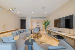Astonishing 1BR Apt with Sea View - Image 5