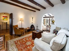Historic Garden Retreat | Hot Tub, Walk to Plaza - Image 2