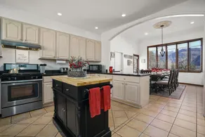 Grand 7BR Luxury Home, großartige Lage 10 min. in die Innenstadt, 20 min. zum Skifahren, zu Fuß zu den heißen Quellen - Image 4
