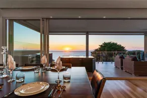 Hillside Luxe With Spa Bay Views - Image 5